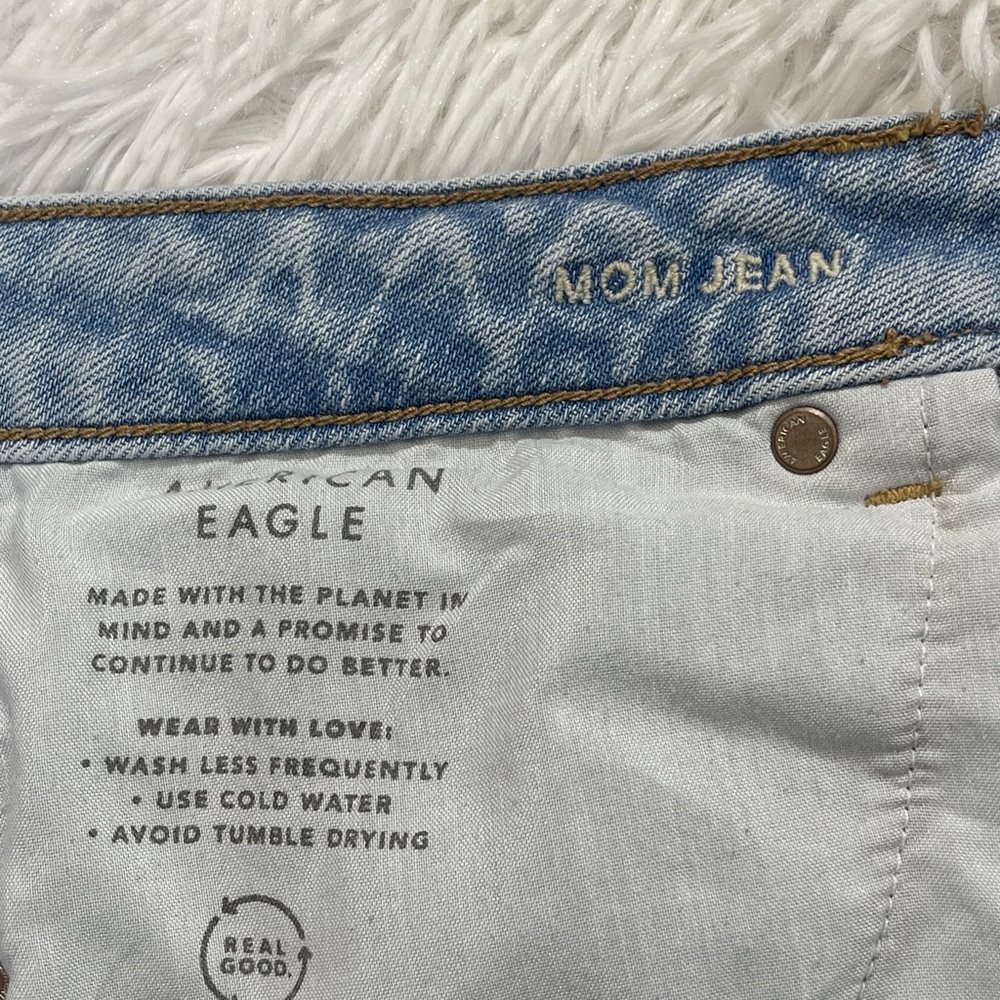 American Eagle Outfitters STRIGID Light Blue Women’s MOM Jeans SIZE 18 S - Picture 7 of 10